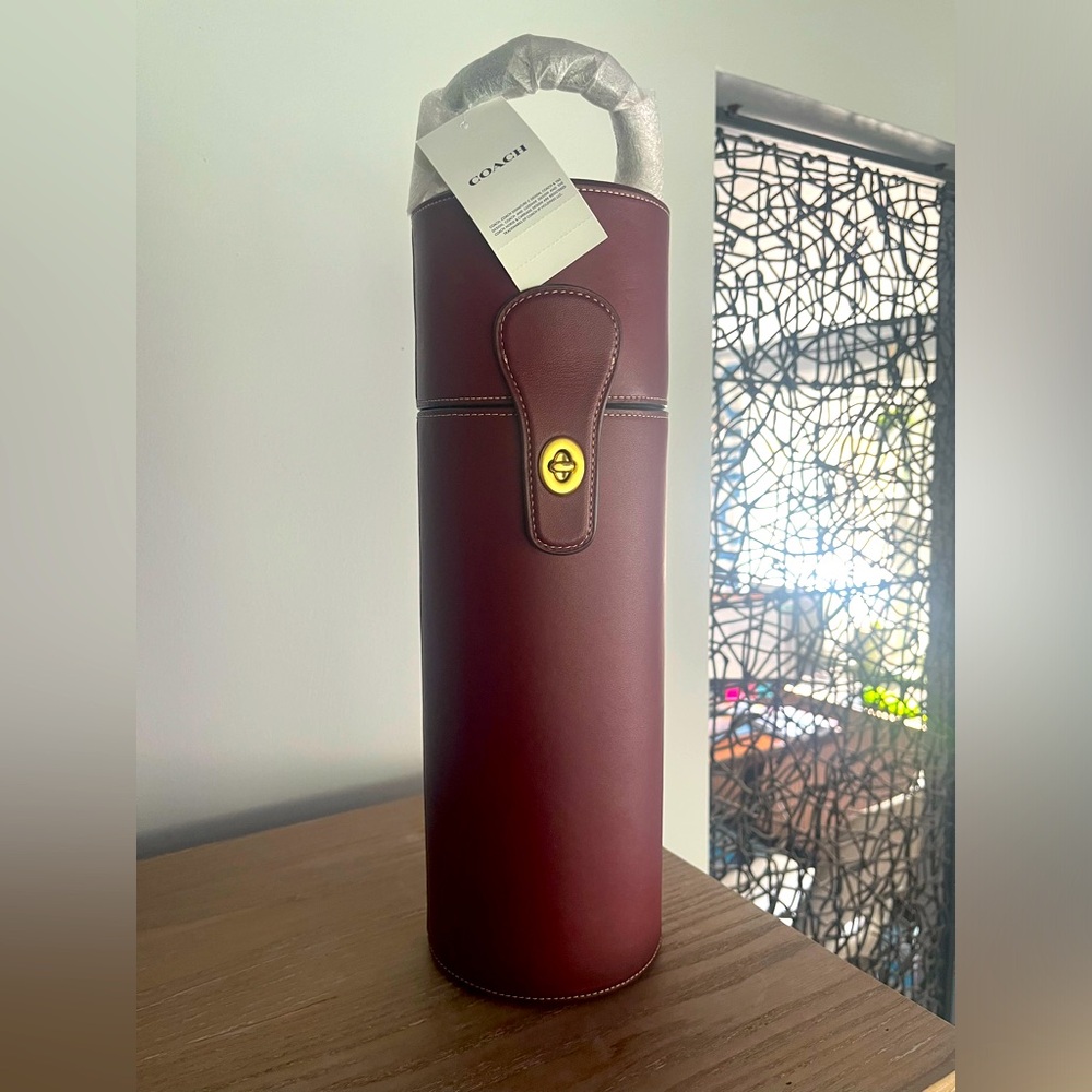 Coach wine carrier